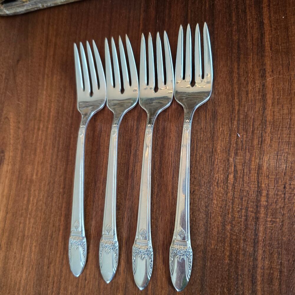 Vintage 1847 Rogers Bros FIRST LOVE 4 Salad Forks Silverplate Art Deco Cottage